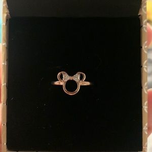 Well loved Disney Minnie ring size: 5